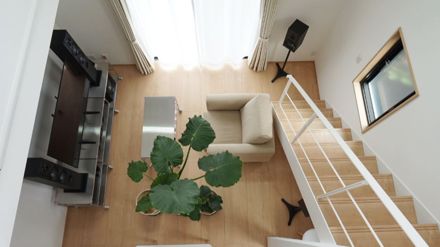 ホームシアター構築。床にケーブルが見えない美しい仕上がりだうくつしい